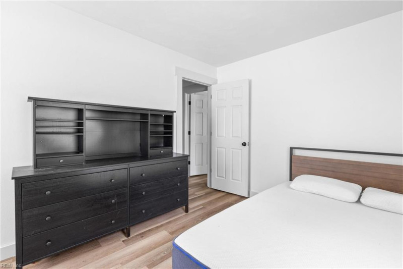 Photo 7 of 22 residential for sale in Chesapeake virginia