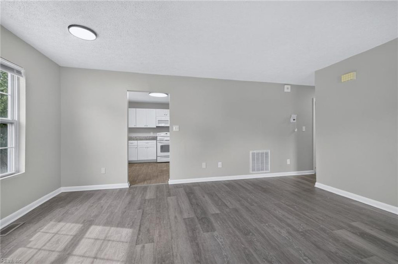 Photo 3 of 25 residential for sale in Hampton virginia