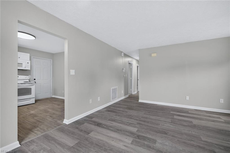 Photo 5 of 25 residential for sale in Hampton virginia