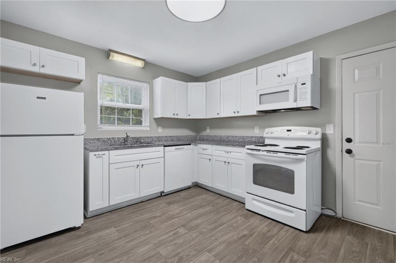 Photo 9 of 25 residential for sale in Hampton virginia