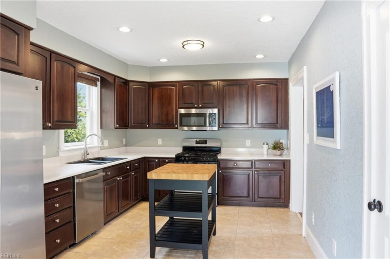 Photo 11 of 28 residential for sale in Norfolk virginia