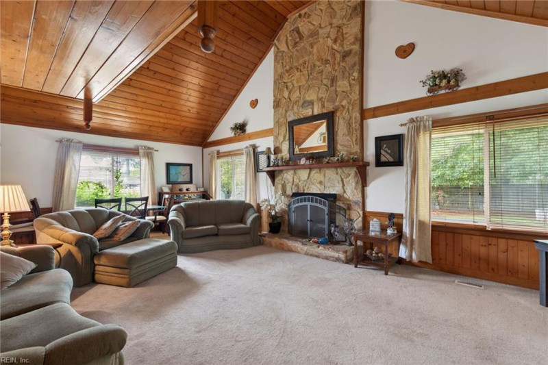 Photo 11 of 38 residential for sale in Chesapeake virginia