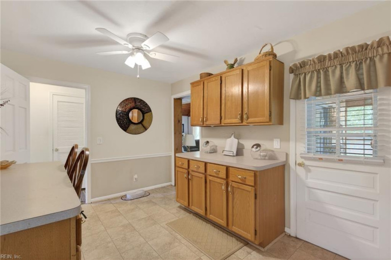 Photo 16 of 38 residential for sale in Chesapeake virginia