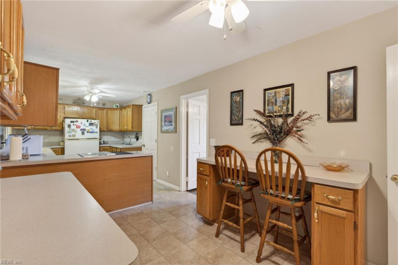 Photo 18 of 38 residential for sale in Chesapeake virginia