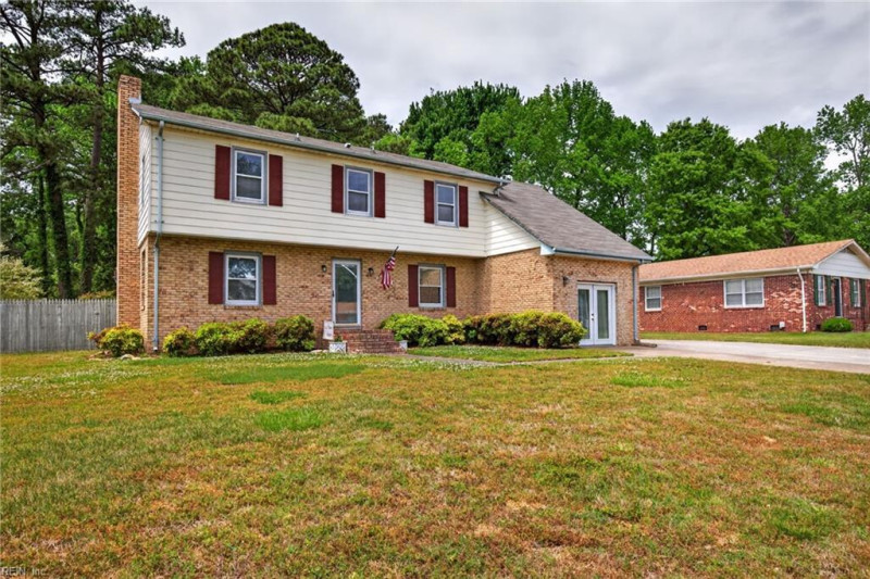 Photo 2 of 38 residential for sale in Chesapeake virginia