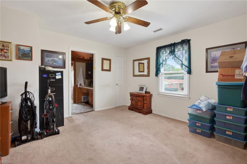 Photo 25 of 38 residential for sale in Chesapeake virginia