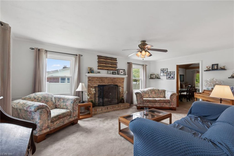 Photo 5 of 38 residential for sale in Chesapeake virginia