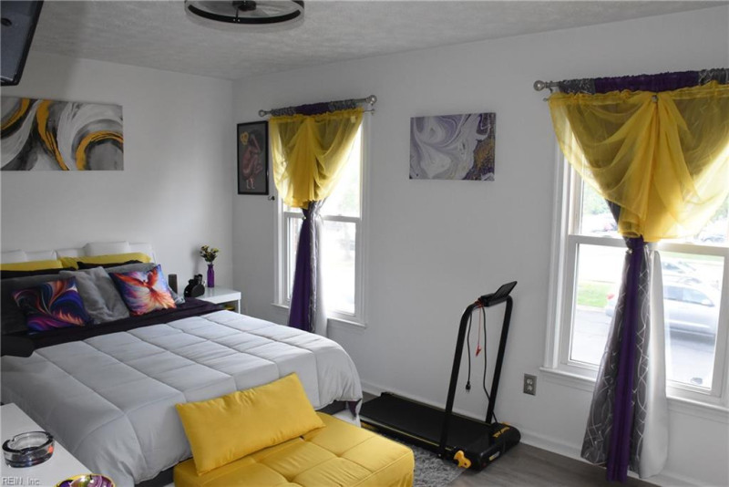 Photo 3 of 5 residential for sale in Hampton virginia