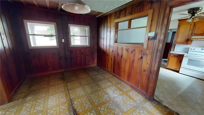 Photo 12 of 42 residential for sale in Suffolk virginia