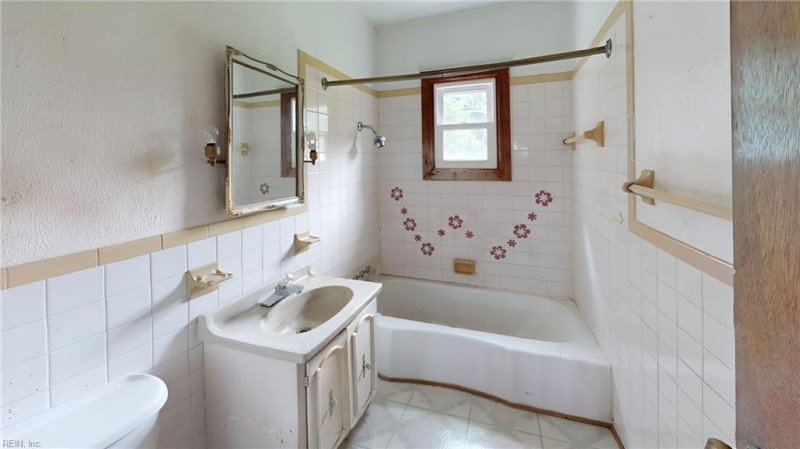 Photo 32 of 42 residential for sale in Suffolk virginia