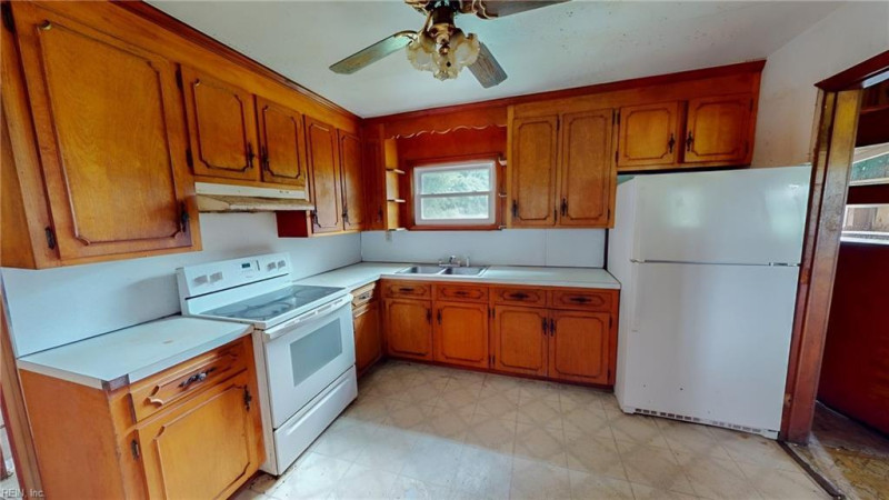 Photo 8 of 42 residential for sale in Suffolk virginia