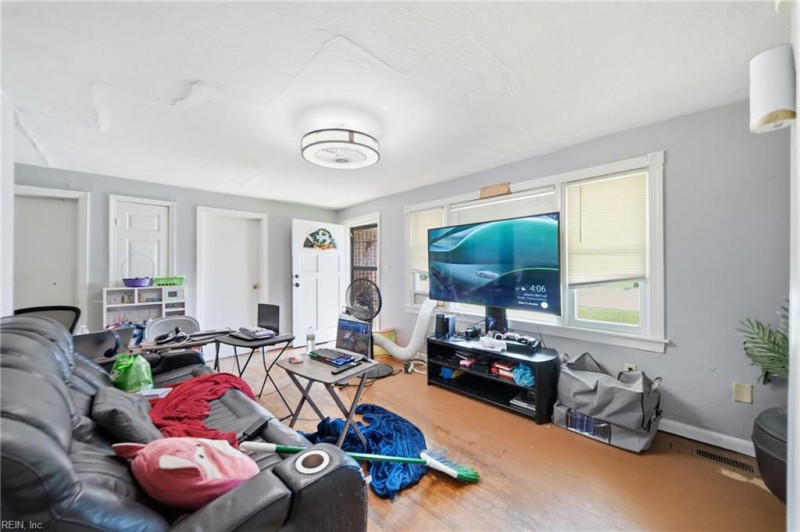 Photo 6 of 13 residential for sale in Suffolk virginia Photo 6 of 13 residential for sale in Suffolk virginia
