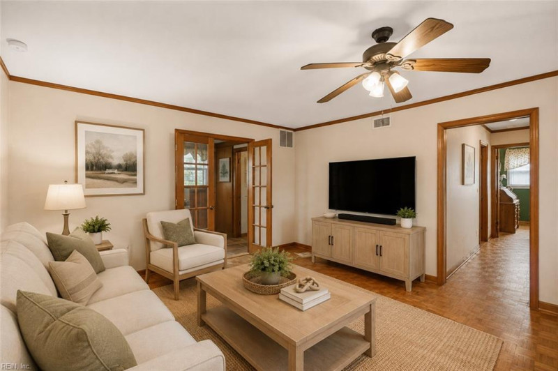 Photo 4 of 26 residential for sale in Virginia Beach virginia