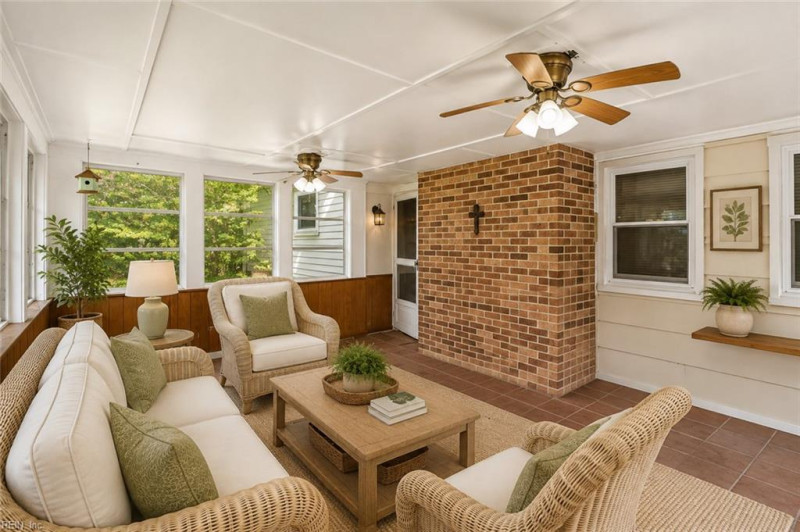 Photo 6 of 26 residential for sale in Virginia Beach virginia