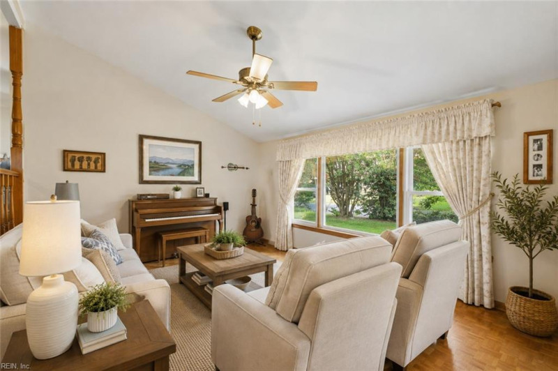 Photo 9 of 26 residential for sale in Virginia Beach virginia