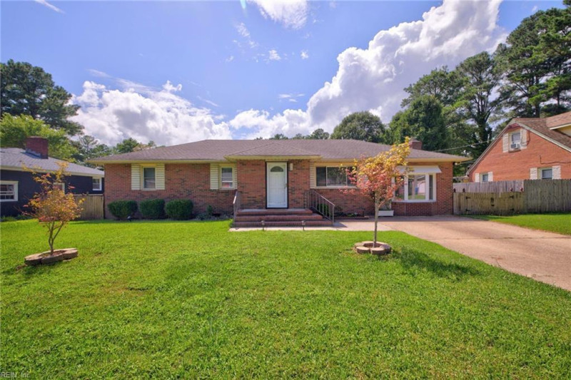 Photo 1 of 34 residential for sale in Chesapeake virginia