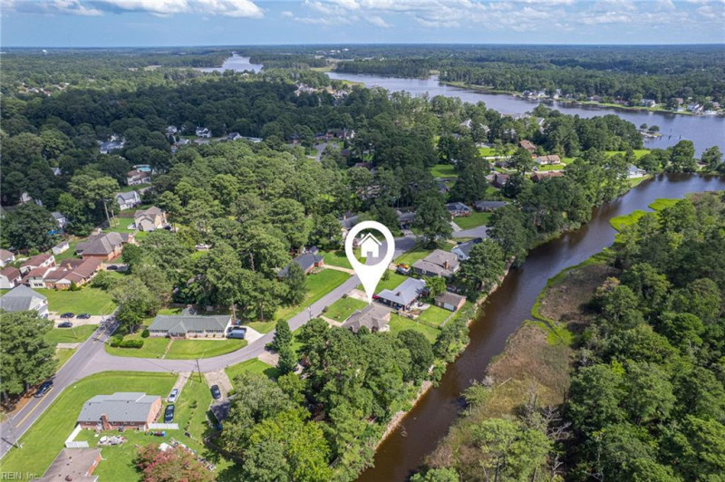 Photo 10 of 34 residential for sale in Chesapeake virginia