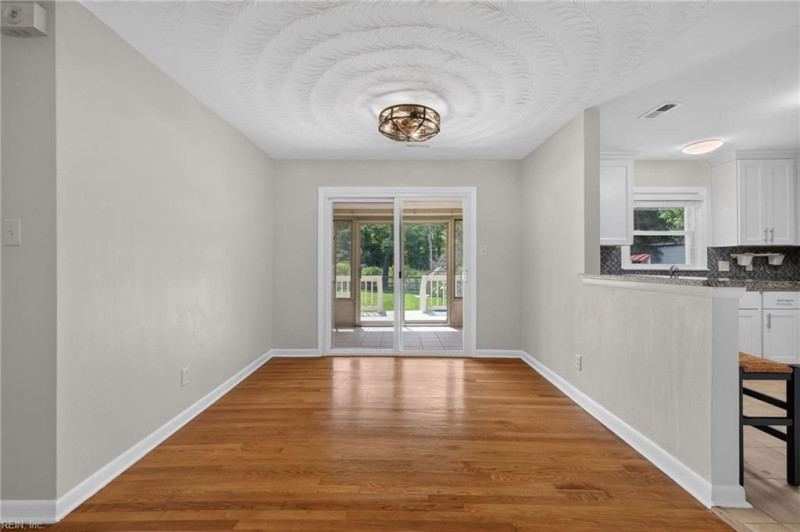 Photo 17 of 34 residential for sale in Chesapeake virginia