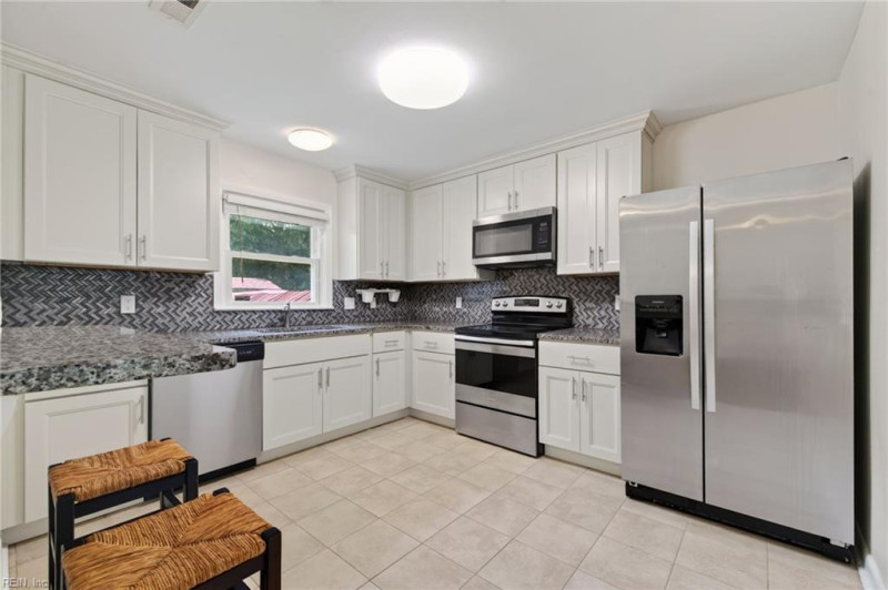 Photo 19 of 34 residential for sale in Chesapeake virginia