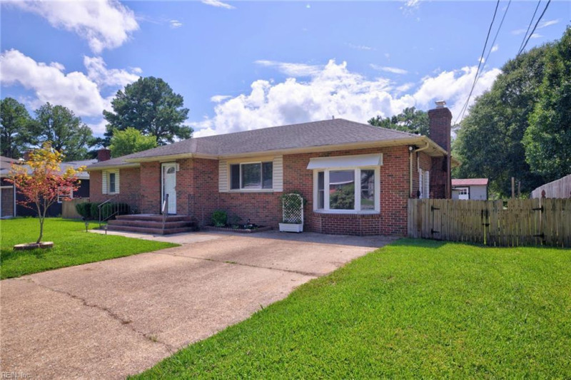 Photo 2 of 34 residential for sale in Chesapeake virginia