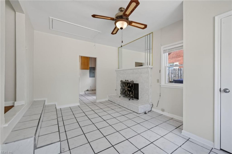 Photo 21 of 34 residential for sale in Chesapeake virginia
