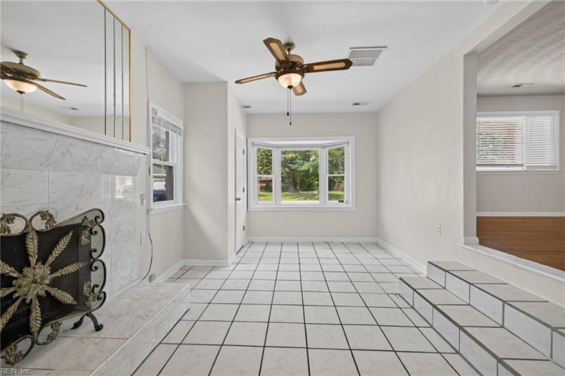 Photo 22 of 34 residential for sale in Chesapeake virginia