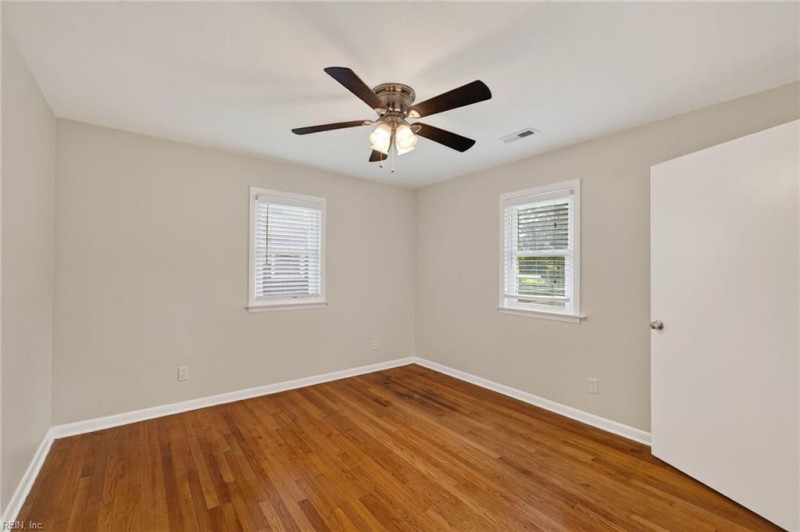 Photo 25 of 34 residential for sale in Chesapeake virginia