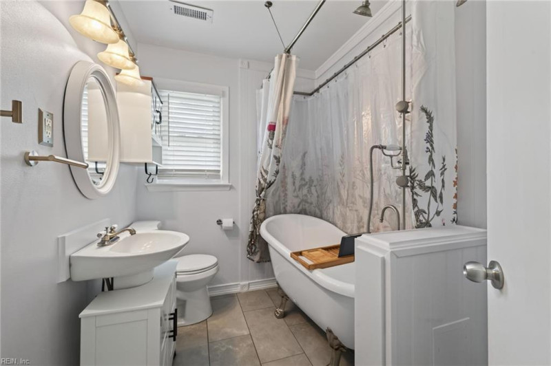 Photo 28 of 34 residential for sale in Chesapeake virginia