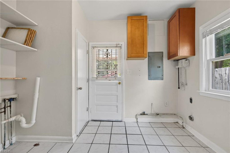 Photo 31 of 34 residential for sale in Chesapeake virginia
