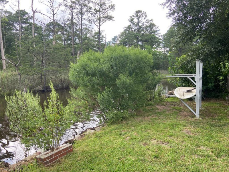 Photo 8 of 34 residential for sale in Chesapeake virginia