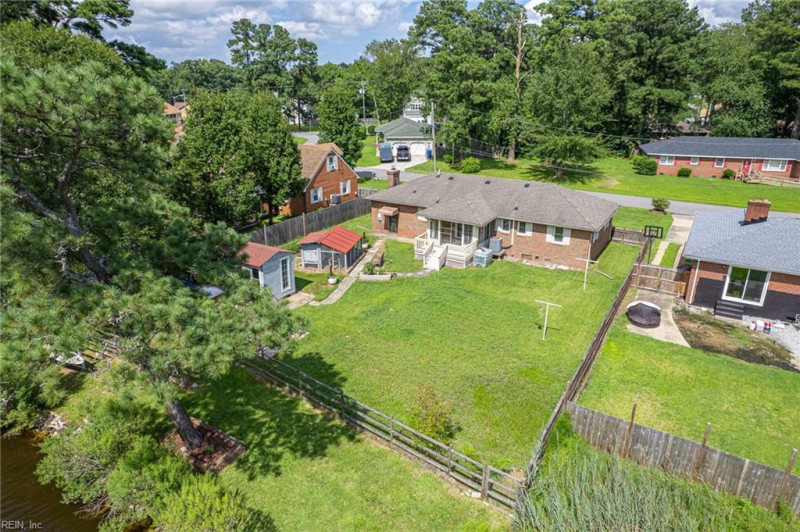 Photo 9 of 34 residential for sale in Chesapeake virginia