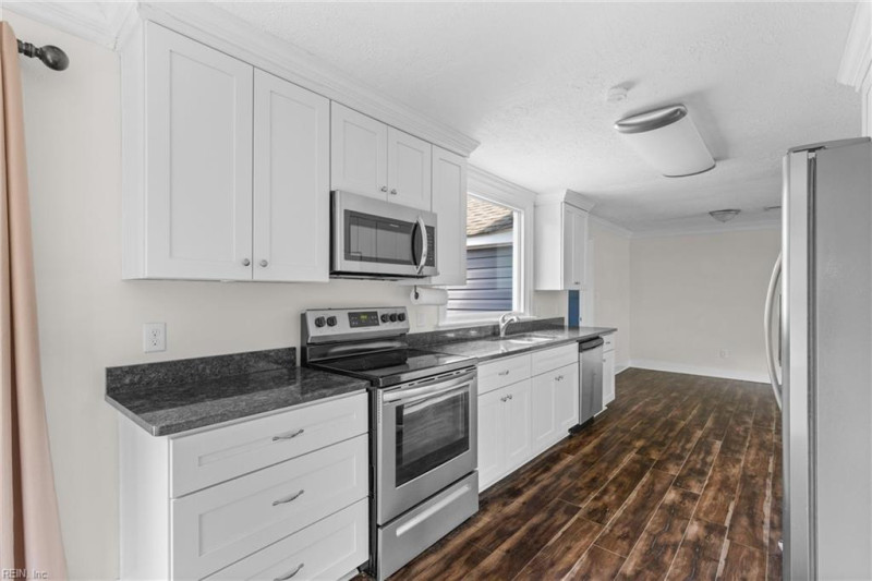 Photo 11 of 29 residential for sale in Hampton virginia