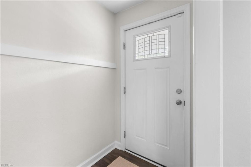 Photo 4 of 29 residential for sale in Hampton virginia