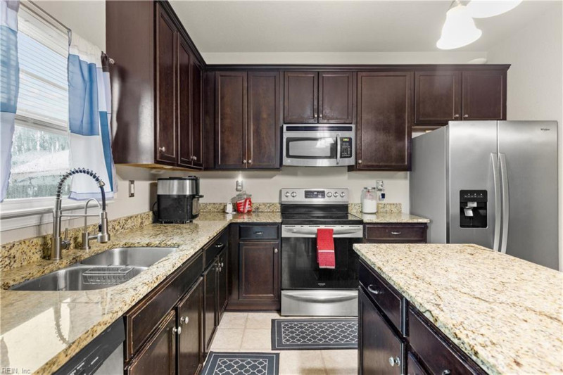 Photo 11 of 25 residential for sale in Portsmouth virginia
