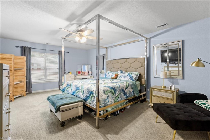 Photo 13 of 25 residential for sale in Portsmouth virginia
