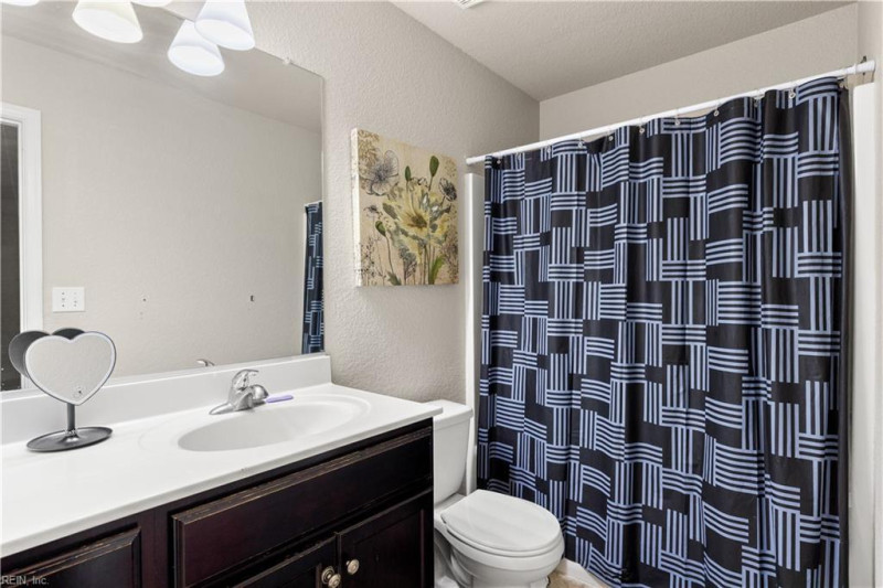 Photo 22 of 25 residential for sale in Portsmouth virginia