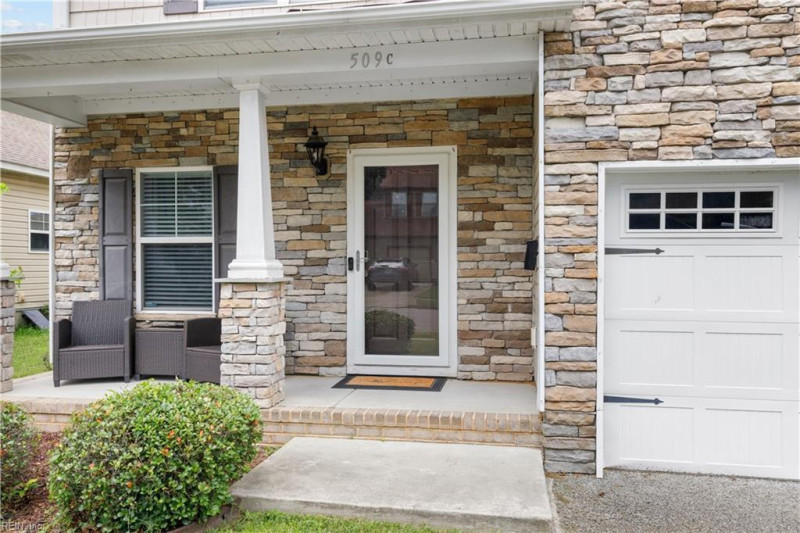 Photo 3 of 25 residential for sale in Portsmouth virginia