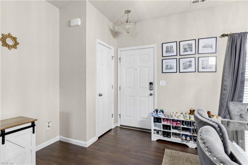 Photo 4 of 25 residential for sale in Portsmouth virginia
