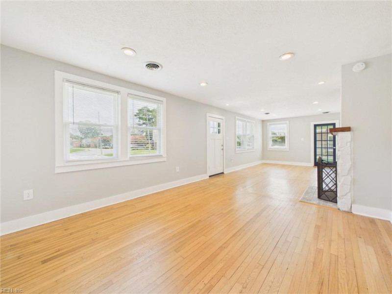 Photo 11 of 50 residential for sale in Hampton virginia Photo 11 of 50 residential for sale in Hampton virginia