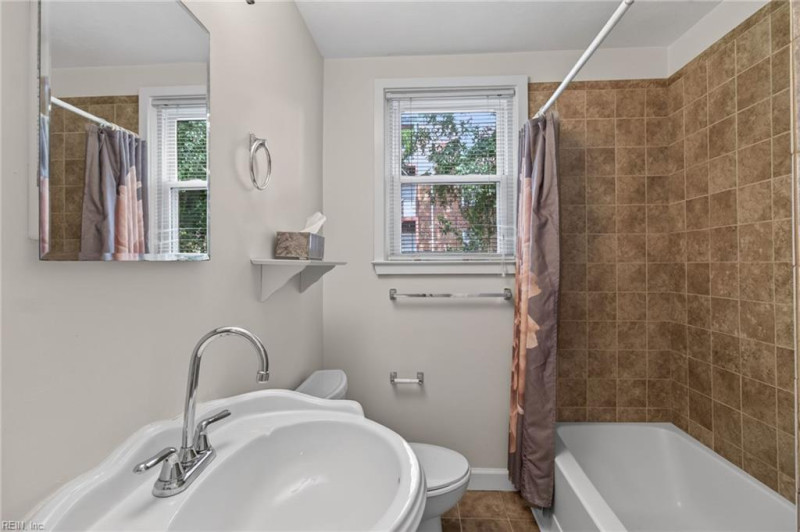 Photo 19 of 36 residential for sale in Norfolk virginia