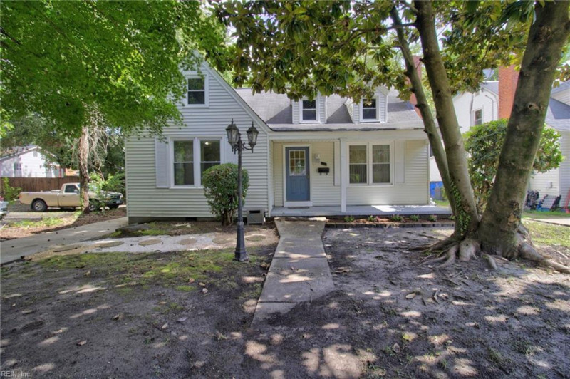 Photo 3 of 36 residential for sale in Norfolk virginia