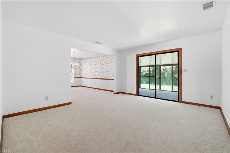 Photo 11 of 40 residential for sale in Virginia Beach virginia