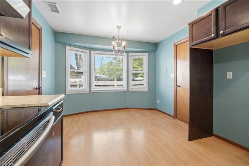 Photo 18 of 40 residential for sale in Virginia Beach virginia