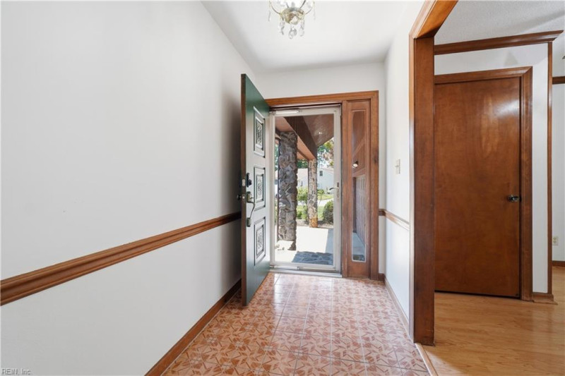 Photo 6 of 40 residential for sale in Virginia Beach virginia