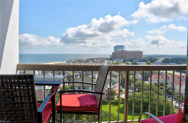 Photo 13 of 49 residential for sale in Virginia Beach virginia