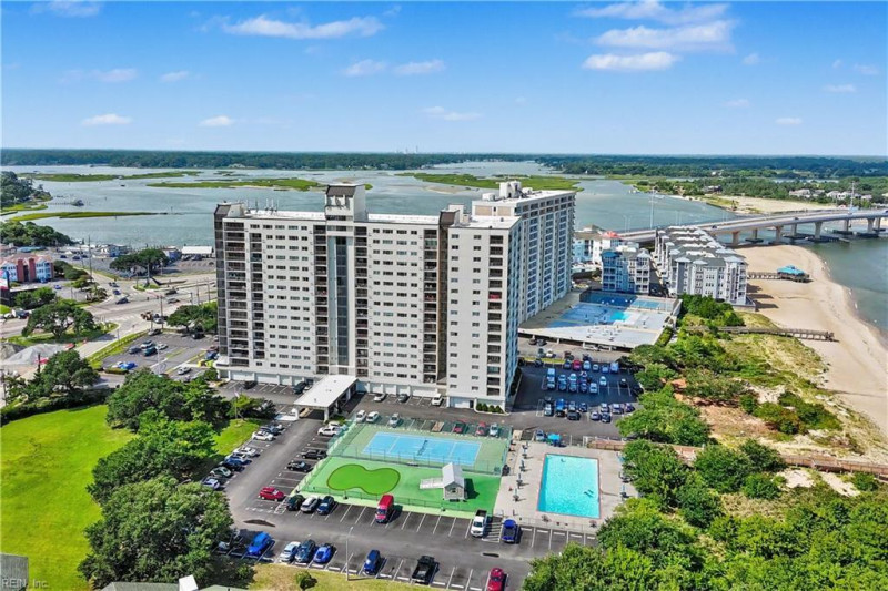 Photo 3 of 49 residential for sale in Virginia Beach virginia