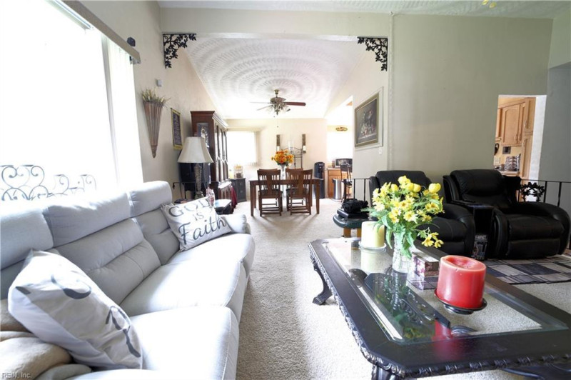 Photo 11 of 27 residential for sale in Norfolk virginia
