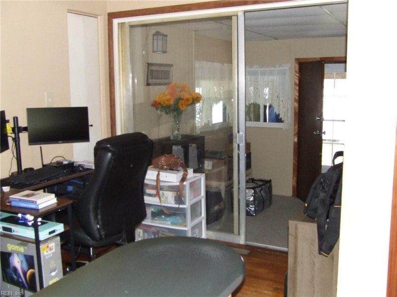 Photo 13 of 27 residential for sale in Norfolk virginia