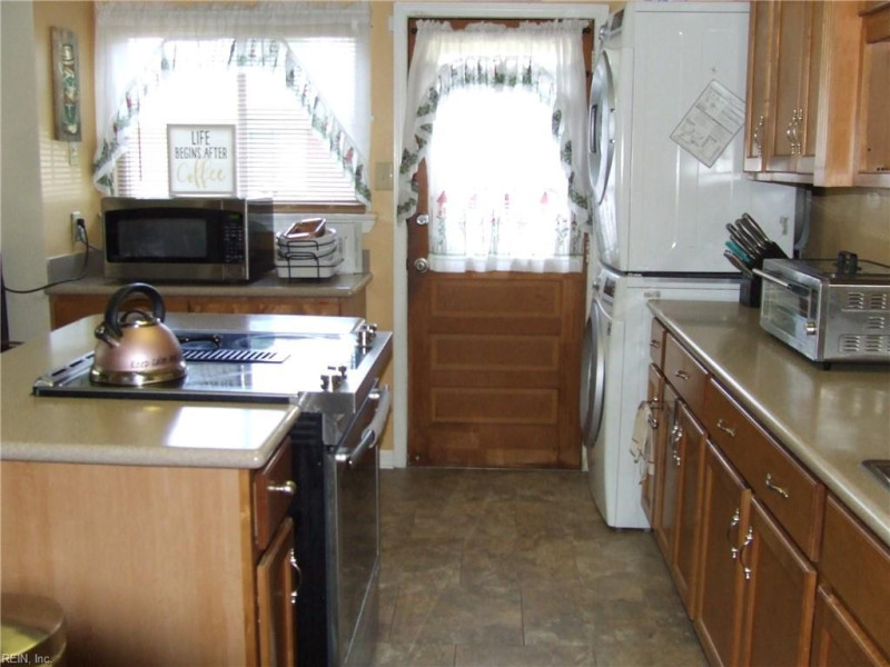 Photo 6 of 27 residential for sale in Norfolk virginia