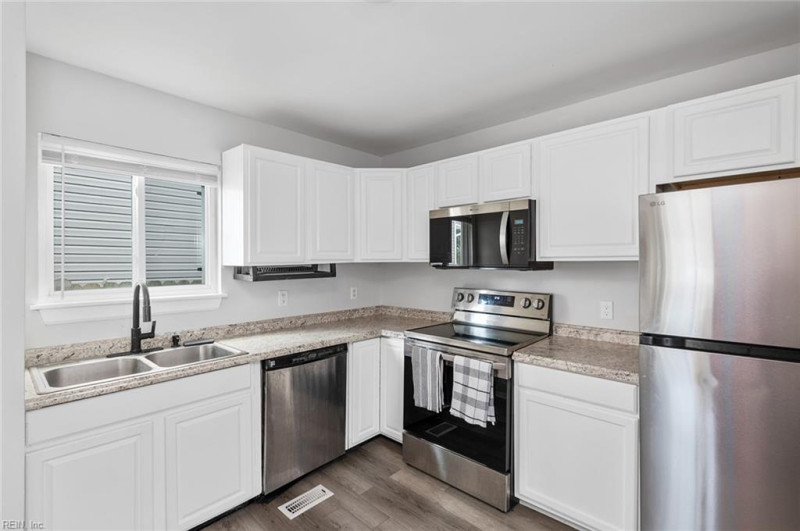 Photo 3 of 20 residential for sale in Hampton virginia